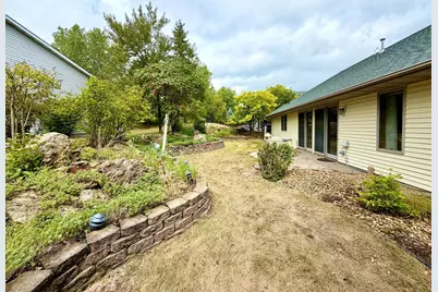 2520 Sunny Meadow Lane, Red Wing, MN 55066 - Photo 8