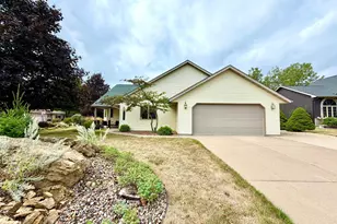2520 Sunny Meadow Ln, Red Wing, MN 55066 - Photo 1