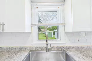 6306 Lee Ave N, Brooklyn Center, MN 55429 - Photo 4