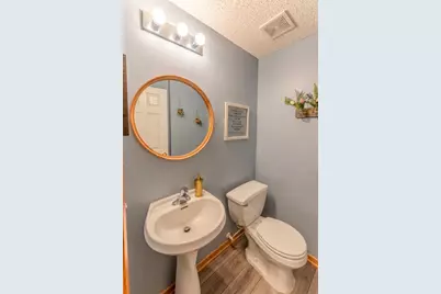 1586 Woodlynn Avenue #2, Maplewood, MN 55109 - Photo 4