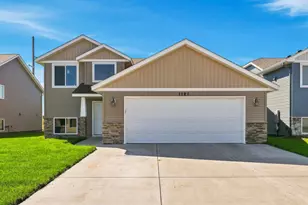 1121 Yellowstone Ave, Saint Cloud, MN 56303 - Photo 1