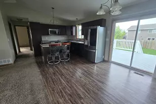 2227 Castlewood Dr, Worthington, MN 56187 - Photo 6