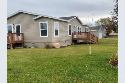 402 1st Street NE, Staples, MN 56479 - Photo 2