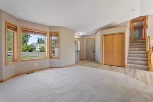 805 Pond View Ct, Braham, MN 55006 - Photo 8