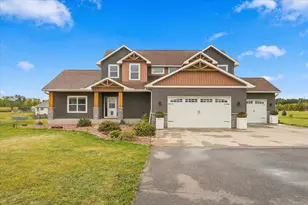 1042 144th Ave, New Richmond, WI 54017 - Photo 2