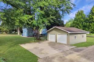 2713 Linden Ave, Slayton, MN 56172 - Photo 8
