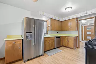 10019 Fremont Ave S, Bloomington, MN 55431 - Photo 4