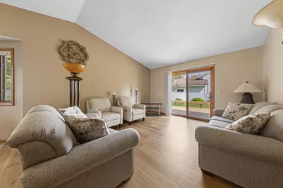 1612 Trailwood Lane SW, Faribault, MN 55021 - Photo 4