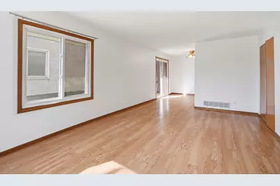 1561 Clarence Street, Saint Paul, MN 55106 - Photo 2
