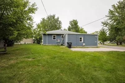 22 S California Avenue, Morris, MN 56267 - Photo 4