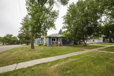 22 S California Avenue, Morris, MN 56267 - Photo 2