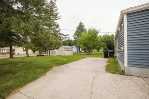 22 S California Ave, Morris, MN 56267 - Photo 6