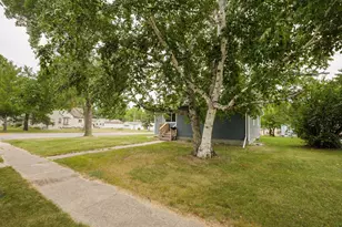 22 S California Ave, Morris, MN 56267 - Photo 8