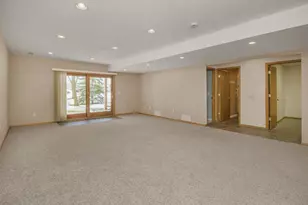 2224 Pinewood Dr, Shakopee, MN 55379 - Photo 22