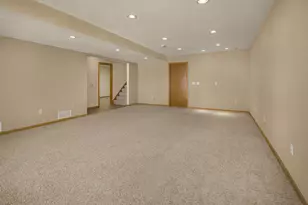 2224 Pinewood Dr, Shakopee, MN 55379 - Photo 24