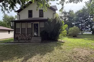 331 SW Park St, Luverne, MN 56156 - Photo 2