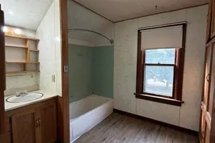 331 SW Park St, Luverne, MN 56156 - Photo 26