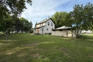 331 SW Park St, Luverne, MN 56156 - Photo 6