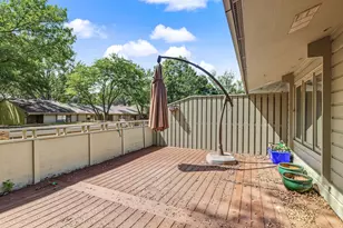 10275 Scarborough Rd, Bloomington, MN 55437 - Photo 32