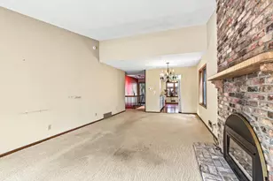 10275 Scarborough Rd, Bloomington, MN 55437 - Photo 6