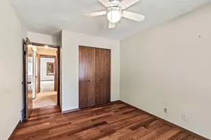 10275 Scarborough Rd, Bloomington, MN 55437 - Photo 20