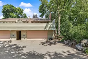 10275 Scarborough Rd, Bloomington, MN 55437 - Photo 34