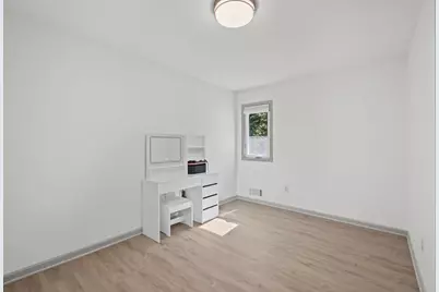 2625 Seans Way, North Saint Paul, MN 55109 - Photo 16