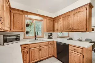334 Edith Dr, West Saint Paul, MN 55118 - Photo 10
