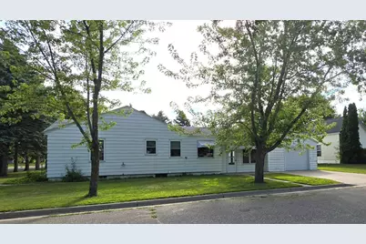 702 Forest Avenue SE, Staples, MN 56479 - Photo 2