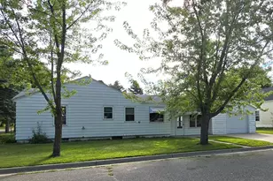 702 Forest Ave SE, Staples, MN 56479 - Photo 2