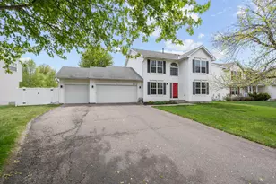 8018 Greenbriar Ln, Woodbury, MN 55125 - Photo 1
