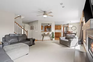8018 Greenbriar Ln, Woodbury, MN 55125 - Photo 14