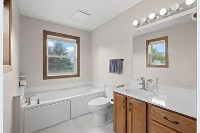 8018 Greenbriar Lane, Woodbury, MN 55125 - Photo 32