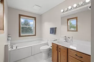 8018 Greenbriar Ln, Woodbury, MN 55125 - Photo 32