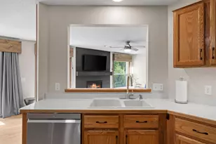 8018 Greenbriar Ln, Woodbury, MN 55125 - Photo 20