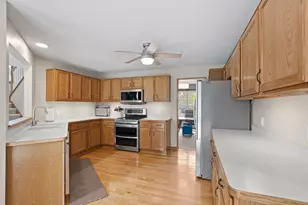 8018 Greenbriar Ln, Woodbury, MN 55125 - Photo 18