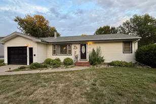 1018 N Elm St, Luverne, MN 56156 - Photo 1