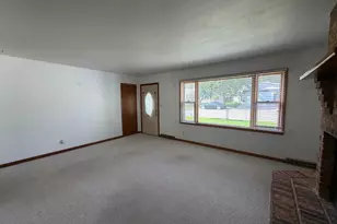 1018 N Elm St, Luverne, MN 56156 - Photo 8