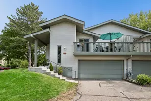 9535 Hartford Cir, Eden Prairie, MN 55347 - Photo 2