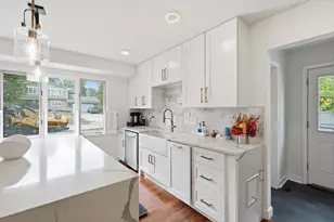 7001 Lanham Ln, Edina, MN 55439 - Photo 10