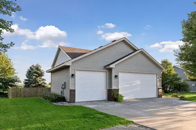 1305 Mulberry Avenue NE, Montgomery, MN 56069 - Photo 2