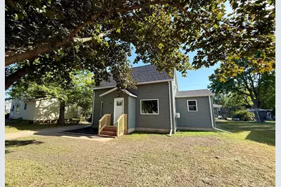 510 E Plum Street, Redwood Falls, MN 56283 - Photo 2