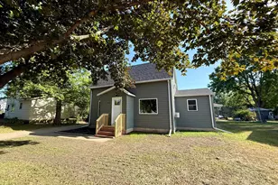510 E Plum St, Redwood Falls, MN 56283 - Photo 2