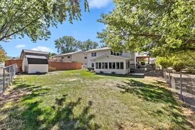 2679 Guthrie Avenue N, Oakdale, MN 55128 - Photo 48