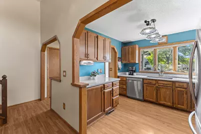 2679 Guthrie Avenue N, Oakdale, MN 55128 - Photo 16