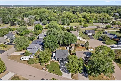 2679 Guthrie Avenue N, Oakdale, MN 55128 - Photo 54