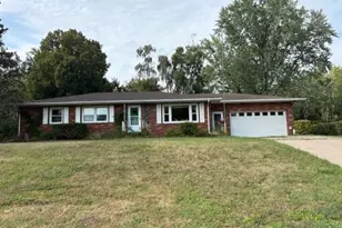 1445 Floral Dr W, Arden Hills, MN 55112 - Photo 2