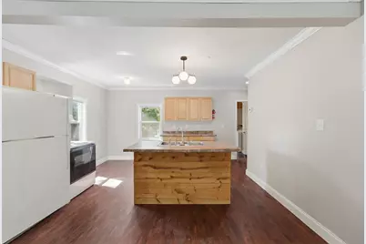 225 Cedar Street NE, New London, MN 56273 - Photo 2