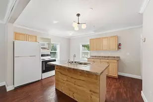 225 Cedar St NE, New London, MN 56273 - Photo 4