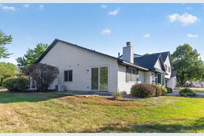 3630 Gershwin Lane N, Oakdale, MN 55128 - Photo 4